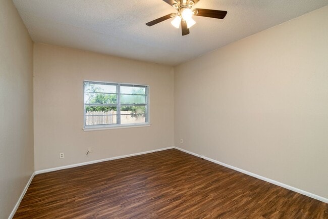 Building Photo - 5300 Wonder Dr