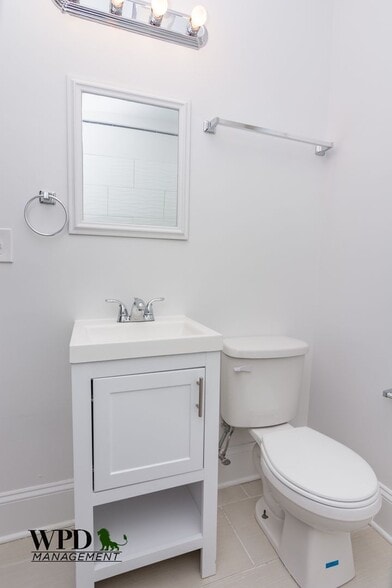 Building Photo - 943 W 78th St