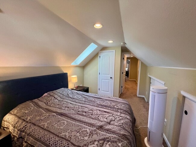 Building Photo - Santa Fe Arts District Gem, 3bed x 2 bath