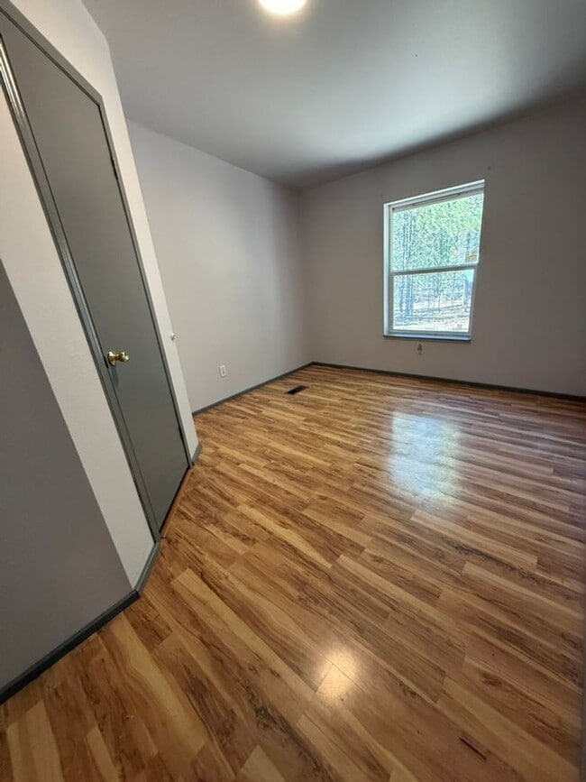 Building Photo - Peaceful 2-Bedroom with Den Home on Over a...