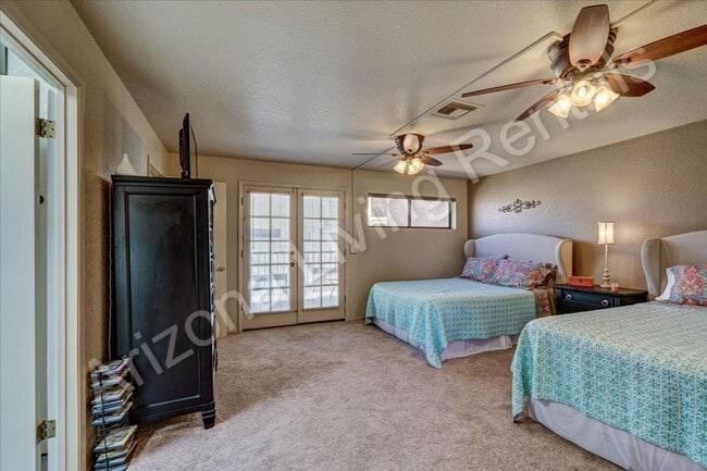 Building Photo - FURNISHED CONDO WITH POOL