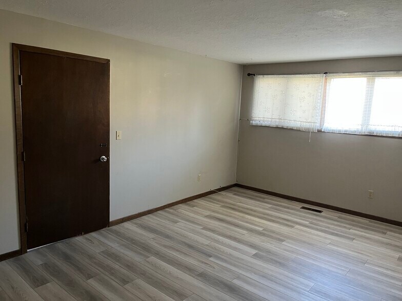 Building Photo - 1507 S Maple St