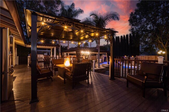 Building Photo - 18834 Devonshire St