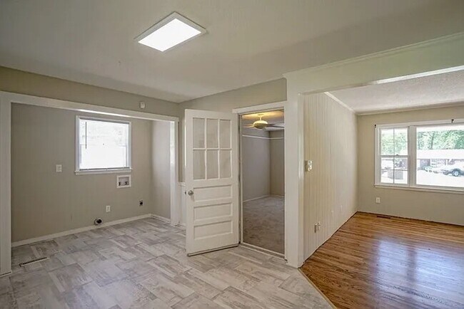 Building Photo - Charming 3BD, 1.5BA Garner Home Near White Oak Crossing