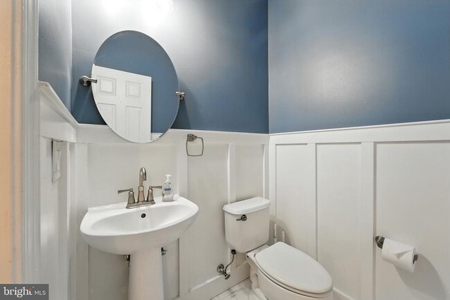 Building Photo - 3363 Beechcliff Dr