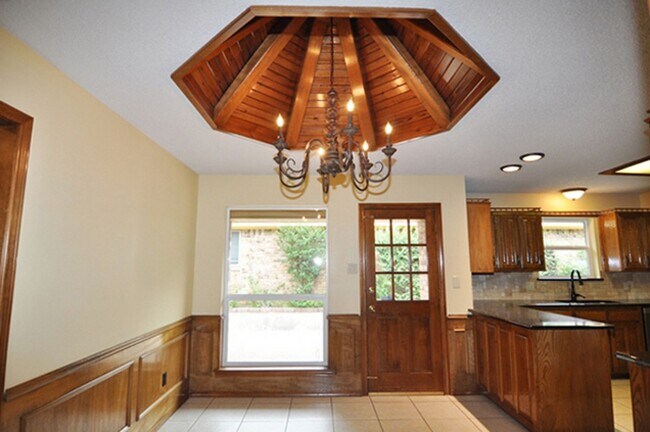 Building Photo - 2212 Diamond Point Dr