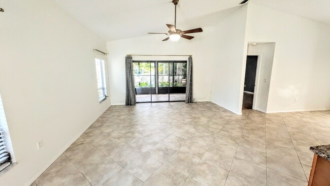 Building Photo - Annual UNfurnished 2/2 SFH in Palm-Aire