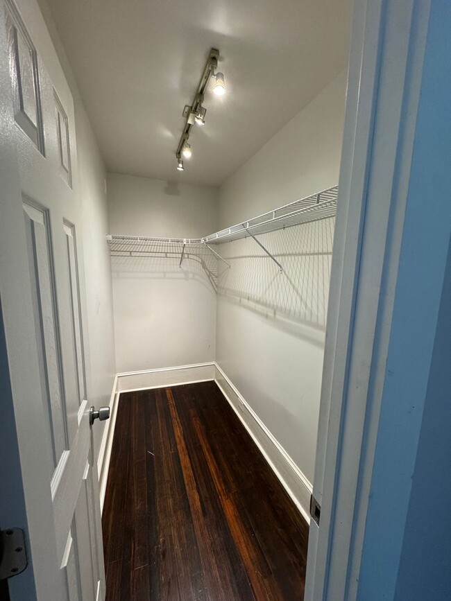 Building Photo - North AVL - Updated Spacious 2/2 Home