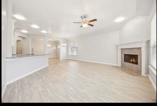 Building Photo - 725 Gray Washington Dr