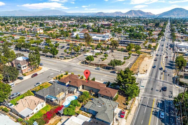 Building Photo - 16702 Orange Way