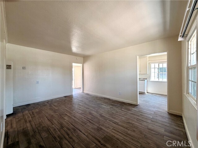 Building Photo - 7536 White Oak Ave