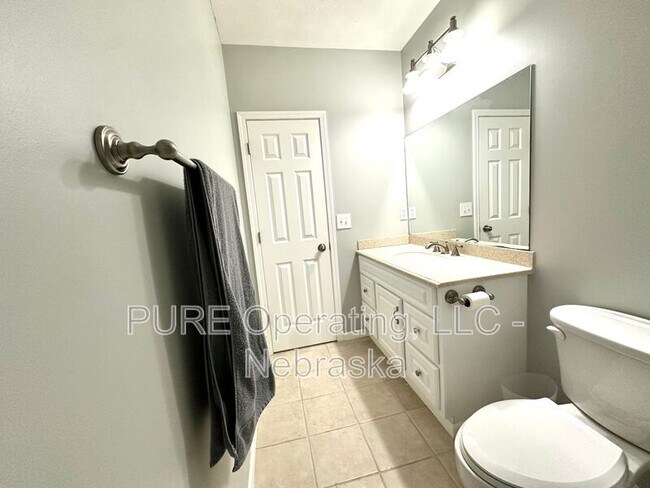 Building Photo - 4909 N 142nd St