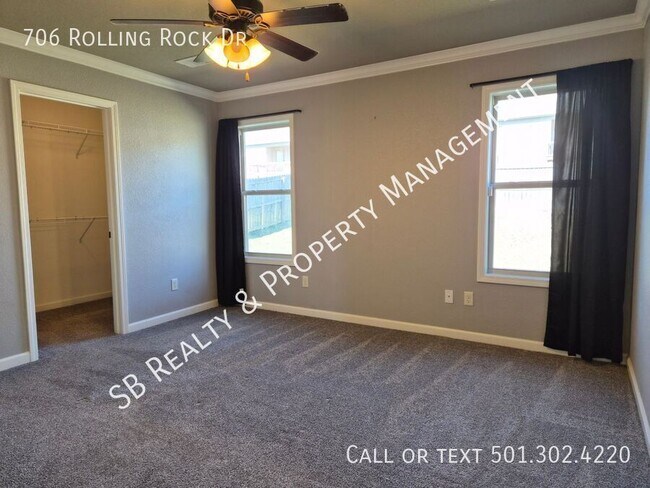 Building Photo - 706 Rolling Rock Dr