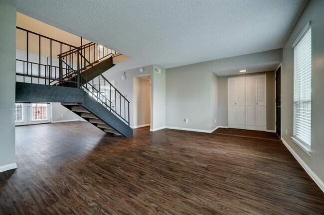 Building Photo - 10306 Hammerly Blvd