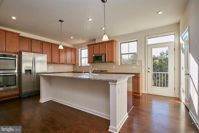 Building Photo - 43428 Robey Sq