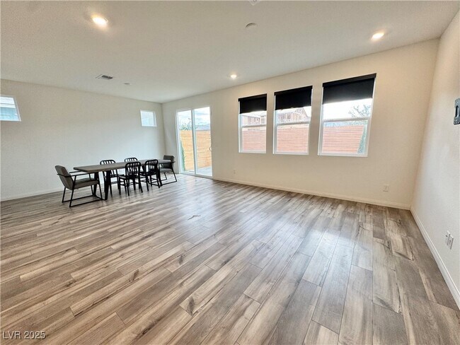 Building Photo - 6675 Ellery St