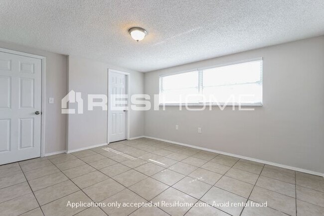 Building Photo - 6027 11th Ave