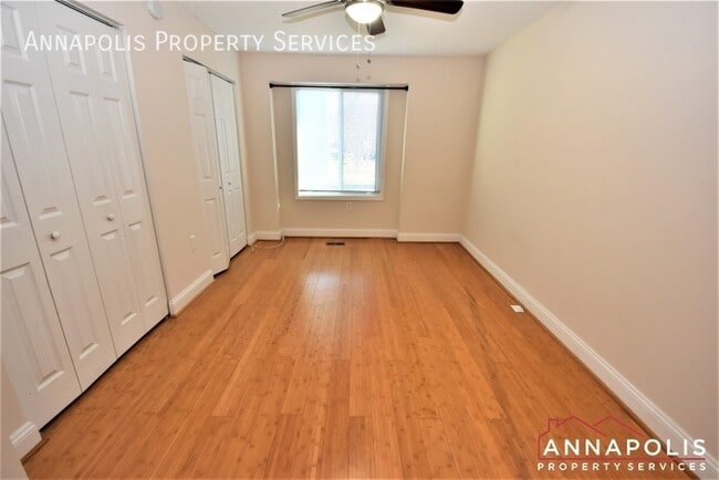 Building Photo - 508 Greenblades Ct