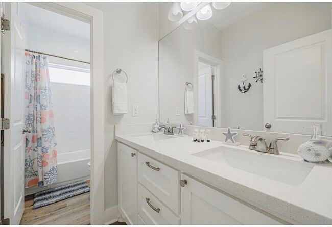 Building Photo - 25011 San Simeon Ct