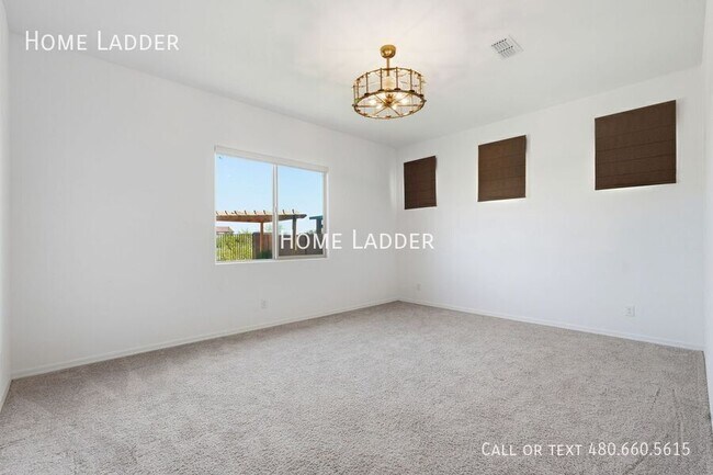 Building Photo - 10812 E Tesla Ave