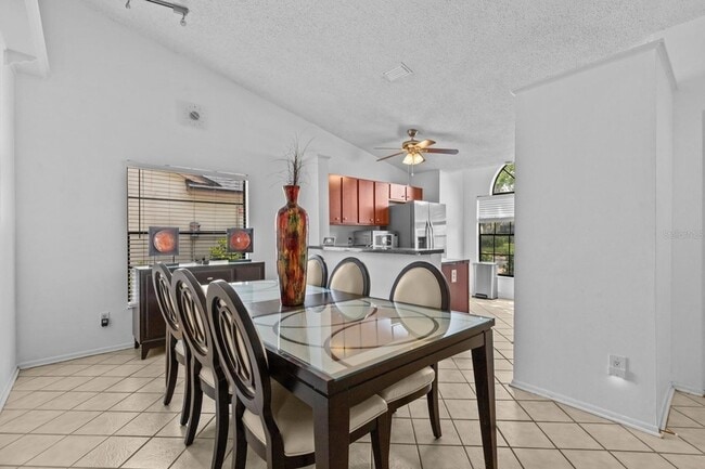 Building Photo - 1345 Tindaro Dr