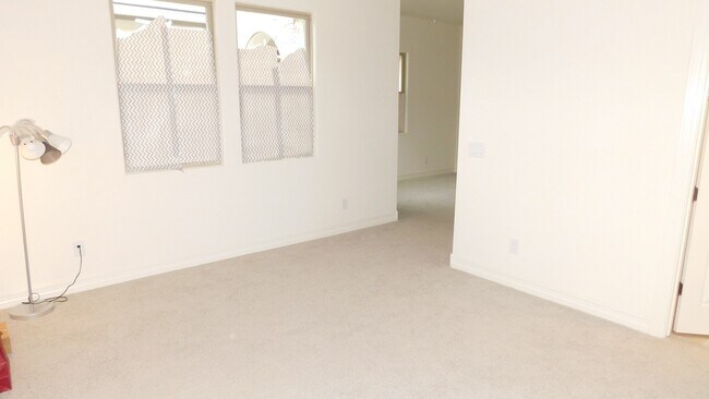 Building Photo - Beautiful home with generation suite in gated community