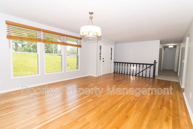 Building Photo - 1313 Timbercrest Ln