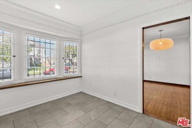 Building Photo - 203 S Detroit St