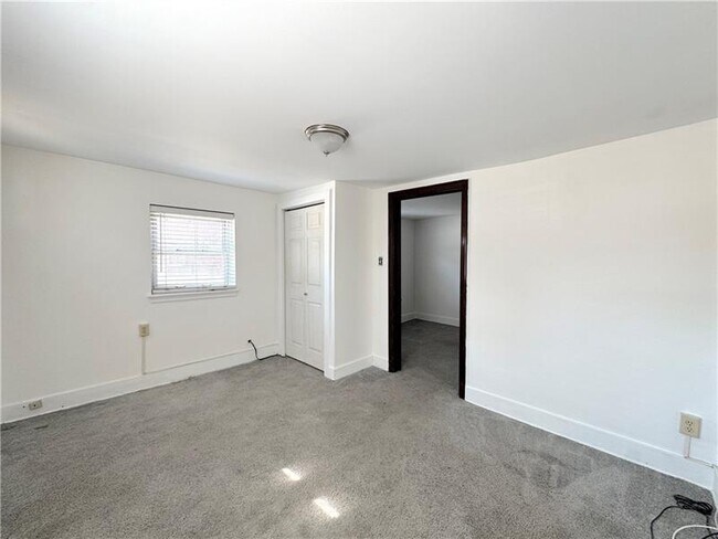 Building Photo - 30 S 13th St