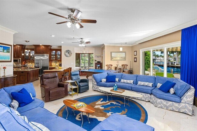 Building Photo - 70 Bay Colony Ln