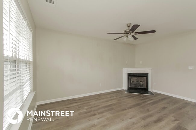 Building Photo - 5627 Henderson Oaks Dr