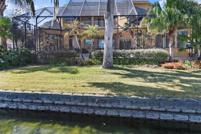 Building Photo - Stunning Lagoon Residence!