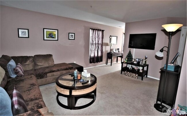 Building Photo - 1303 Blossom Cir