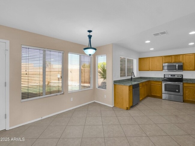 Building Photo - 13620 N 82nd Ln