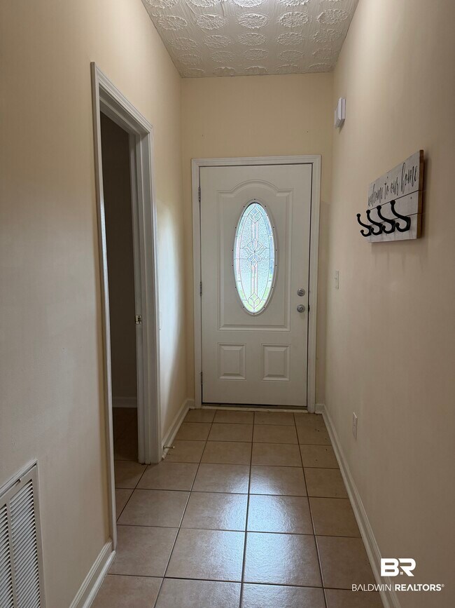 Building Photo - 1153 Sloane Cove