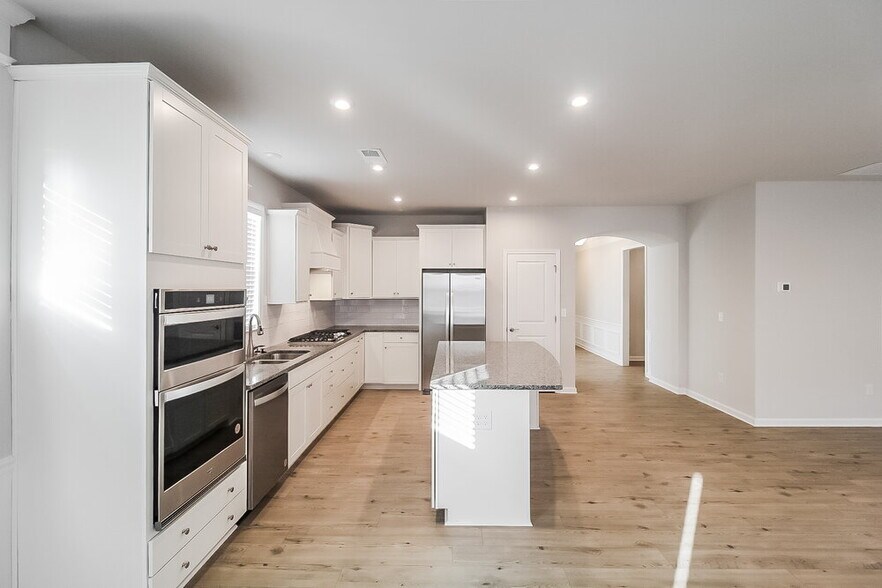 Building Photo - 206 Nuttall Dr