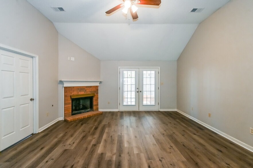 Building Photo - 5822 Michaelson Dr