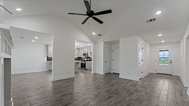 Building Photo - Modern Summerfield Home