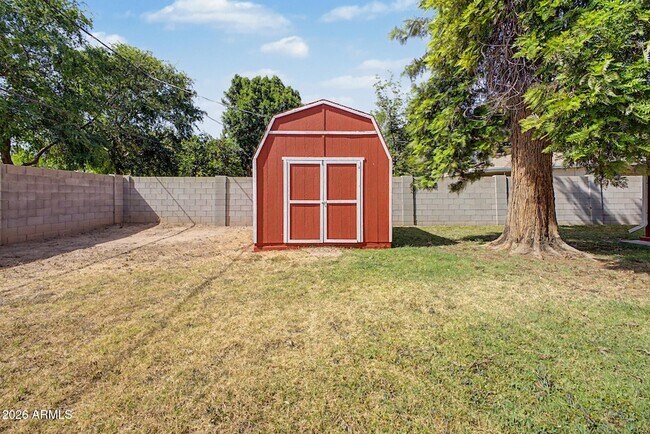 Building Photo - 6138 N 15th Ave