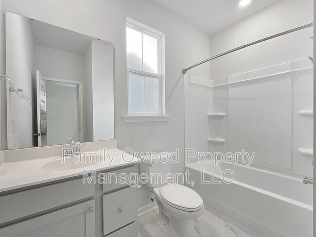 Building Photo - 420 W Respite Ln