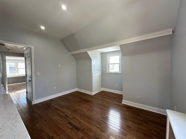 Building Photo - 10-05 2nd St