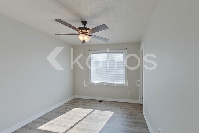 Building Photo - 6925 Holly Ct