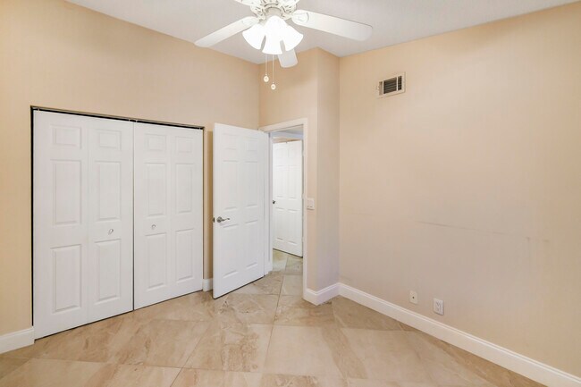 Building Photo - 21951 Soundview Terrace