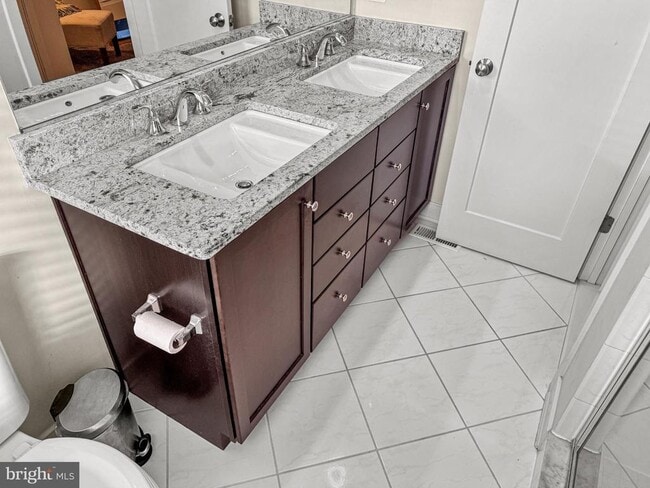 Building Photo - 5610 45th Ave