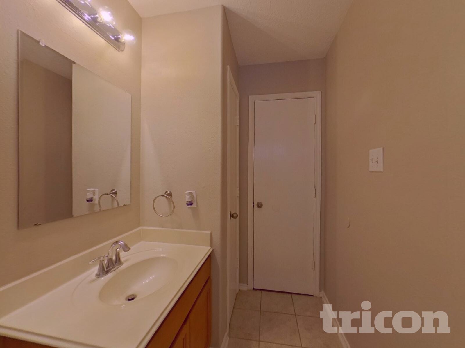 Building Photo - 33107 Cottonwood Bend