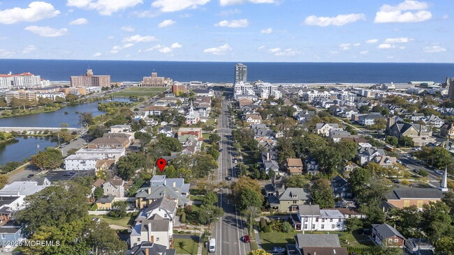 Building Photo - 601 4th Ave