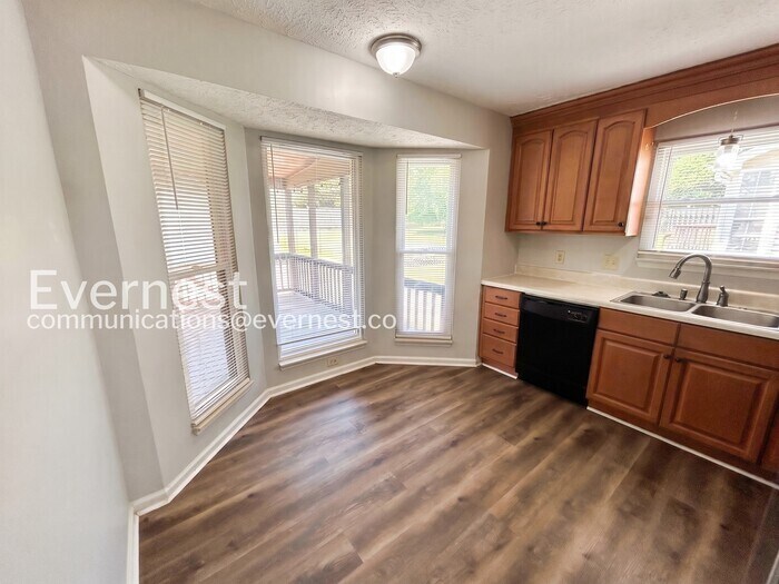 Building Photo - 1540 Stone Hill Rd