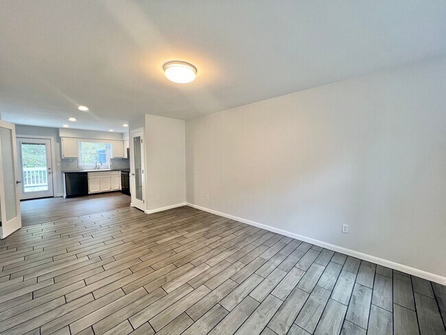 Building Photo - Newly Remodeled 2BD, 1.5BA Raleigh Townhome with a Fenced Backyard in a Prime Location