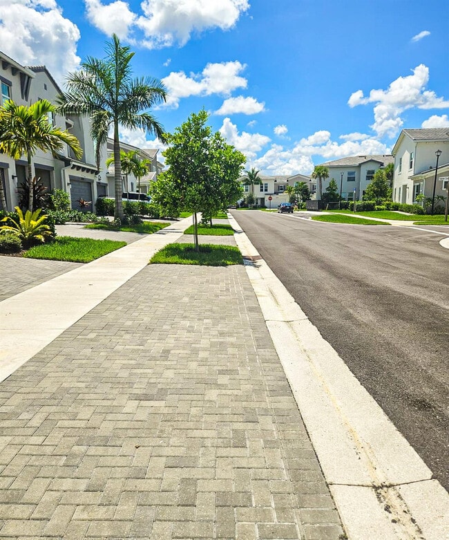 Building Photo - 5300 Thatcher Ct