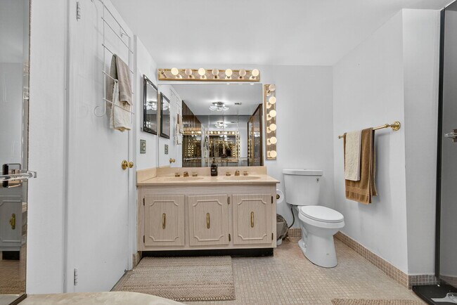 Building Photo - 4200 N Ocean Dr